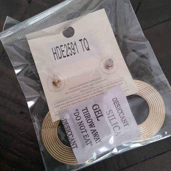 Women's Faux Leather Gold Tone Dangle Earrings in Turquoise Snake Print - Picture 7 of 7